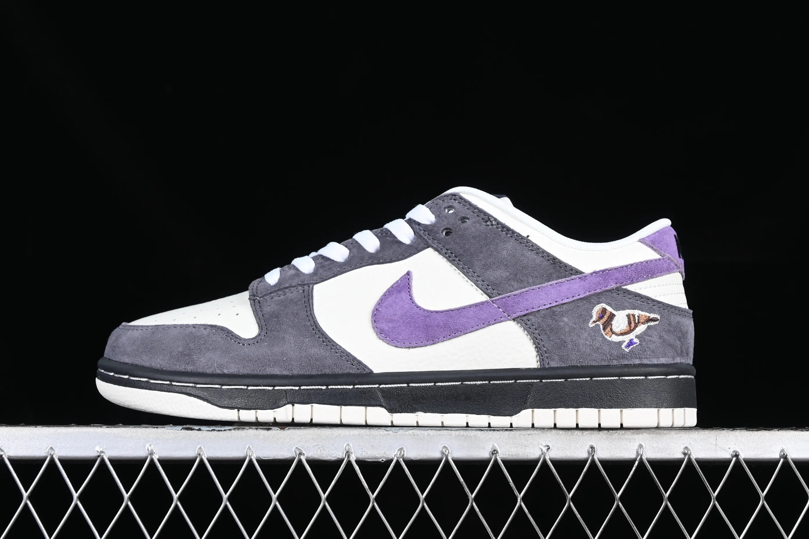 All categories Nk SB Dunk Series Nk SB Dunk Low High-end customized low-top sneakers Otomo Katsuhiro x Nk SB Dunk Low "Steamboy OST" Creative customization collaboration Otomo Katsuhiro co-branded suede SB low-top sports and leisure sneakers UT7790-332